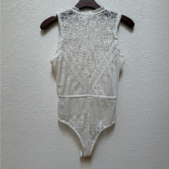 White Sheer Lace Bodysuit Sleeveless Lace Top Small - Picture 2 of 3